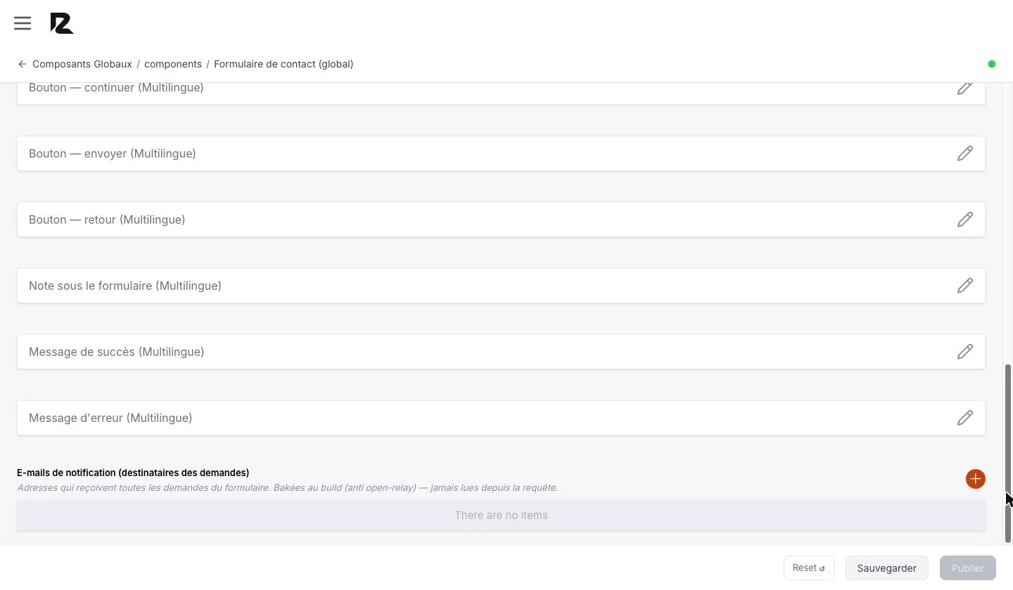 Réglages du formulaire de contact : messages de succès et d'erreur, et liste des e-mails de notification avec le bouton +